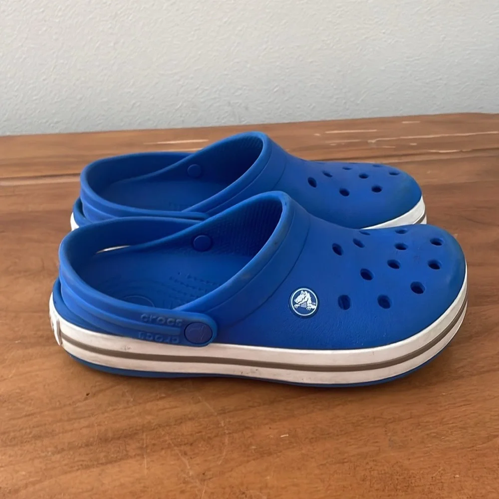 CROCS Blue and White Water Shoes Size 5
